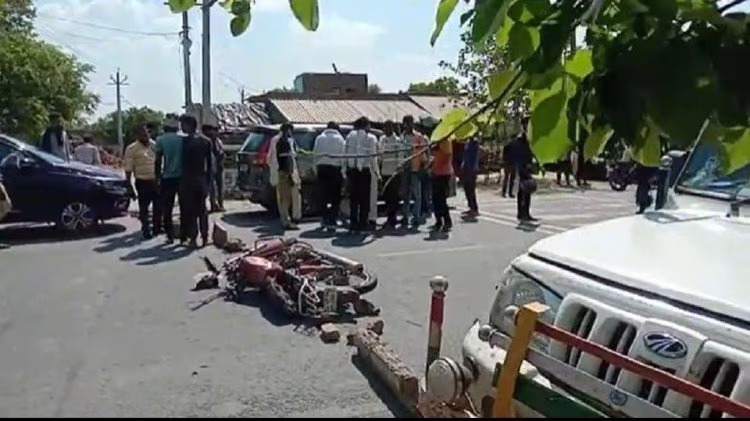 agra bank officer dead in accident