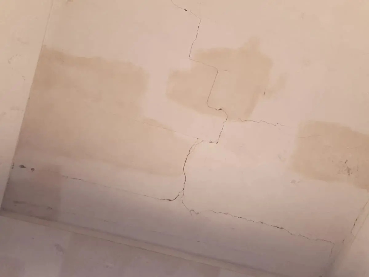 Diwan-e-aam roof in Agra fort has developed cracks after G20 cultural program