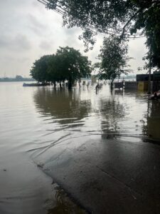 roads under water in dayalbagh 