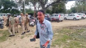 journalists-attacked-by-satsangis-in-agra.jpeg