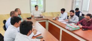 District Magistrate Agra Bhanu Chandra Goswami held meeting of Agra officials on pollution control